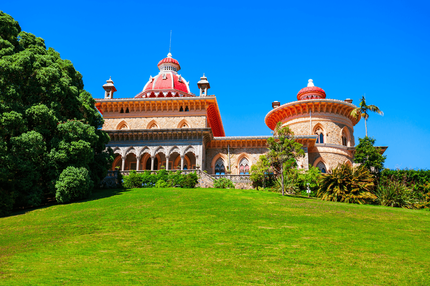 Monserrate Palace: Where Kings, Millionaires and Writers Found Inspiration